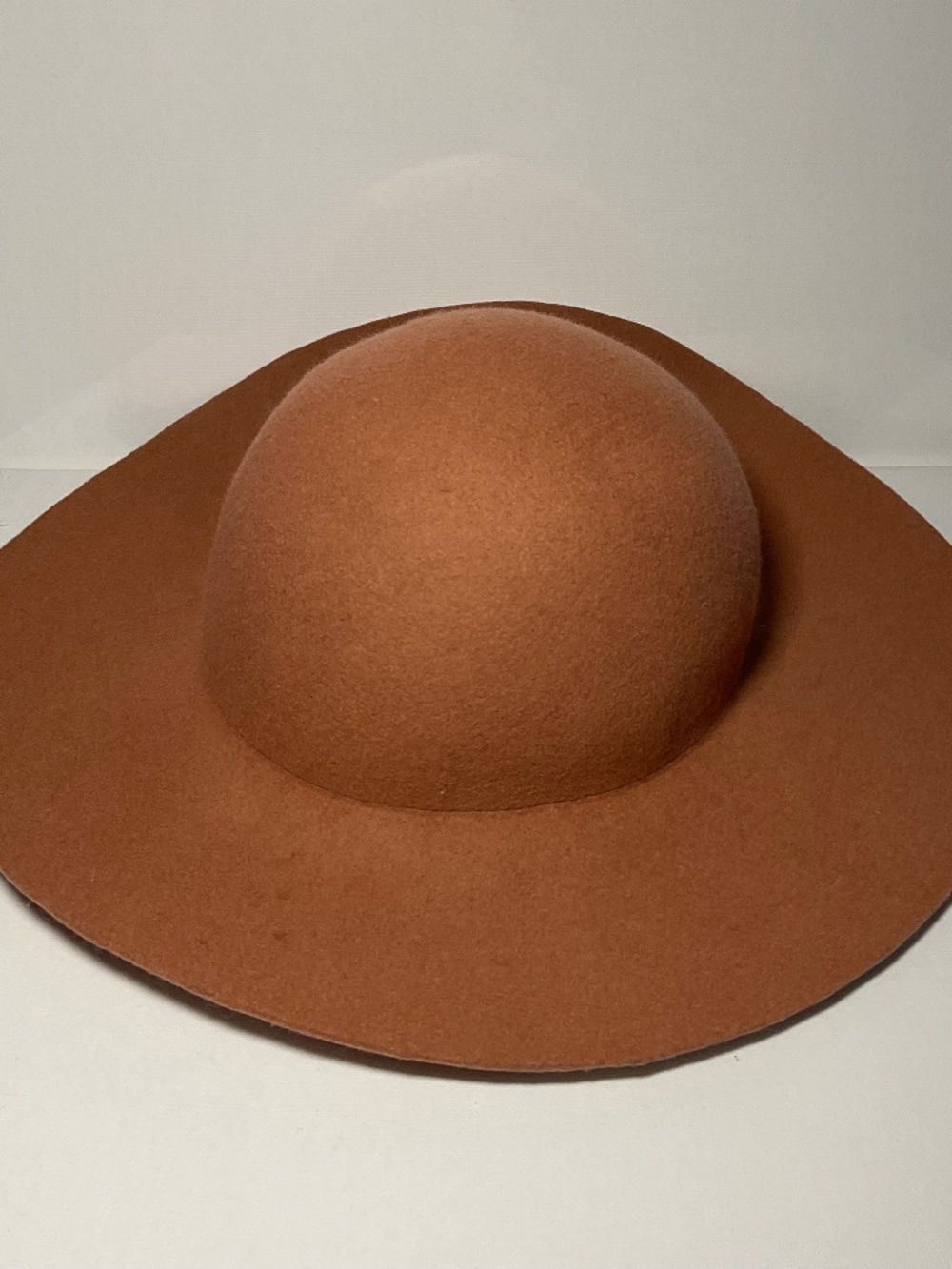 One Size Tan Sun Hat in Great Condition